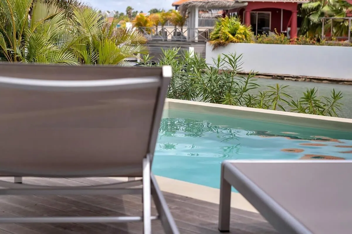 Blue Breeze Apartment In Water Villas Kralendijk